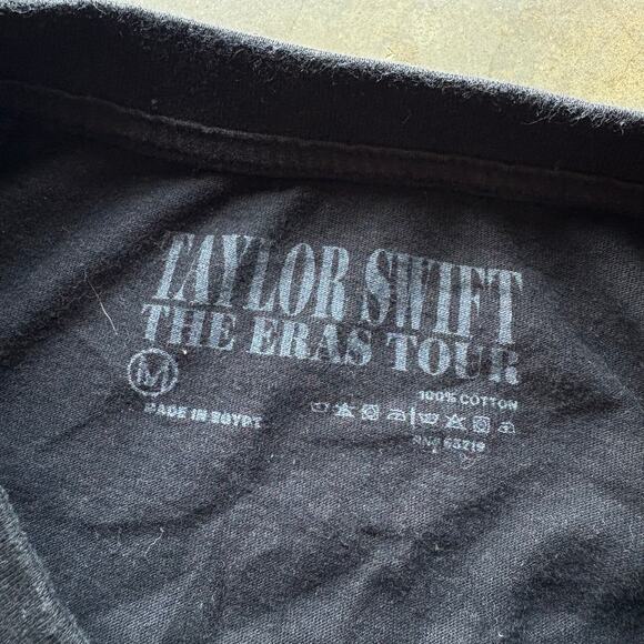 Taylor Swift The Eras Tour Black‎ T-Shirt - Picture 4 of 5